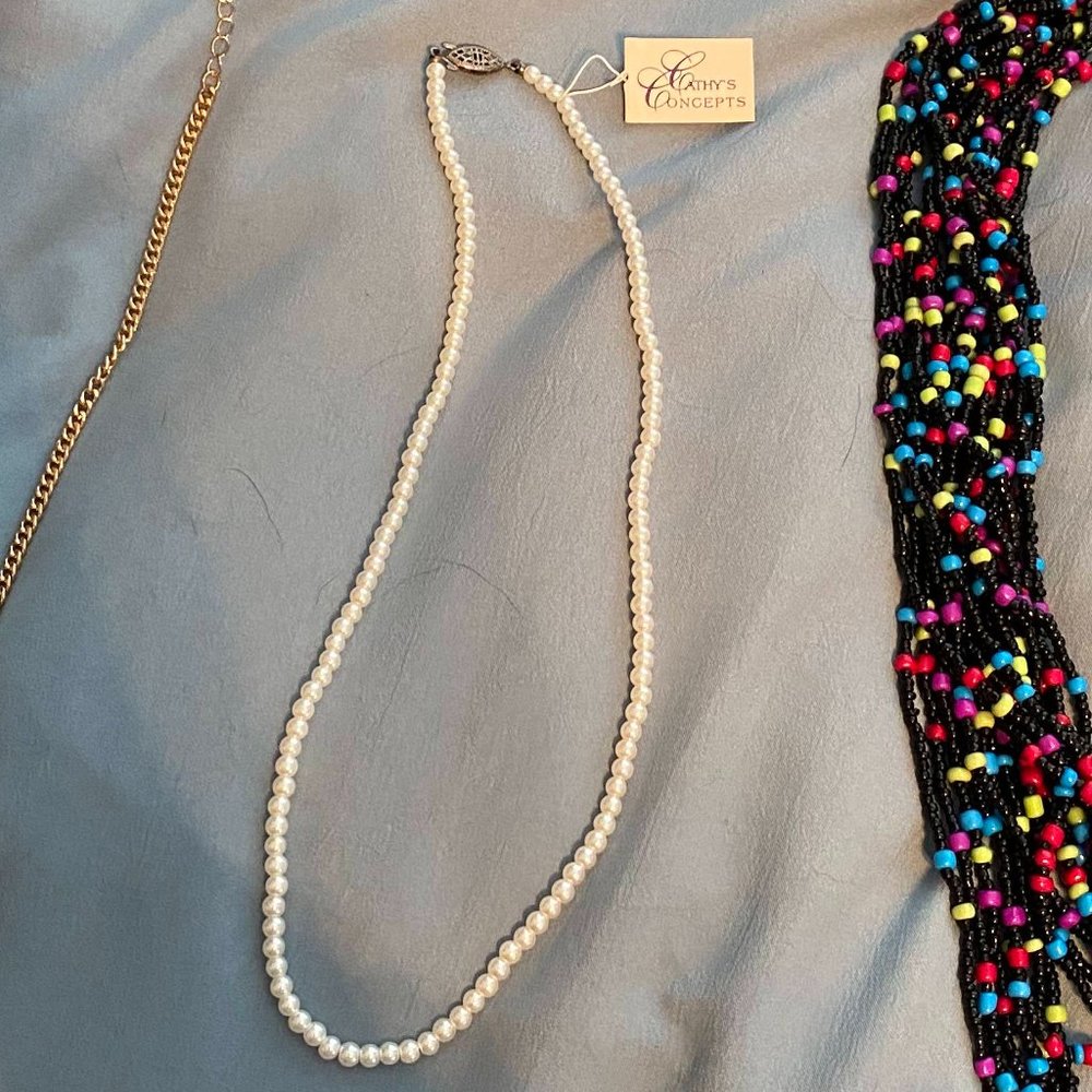 Faux Pearl necklace - 16" NWT